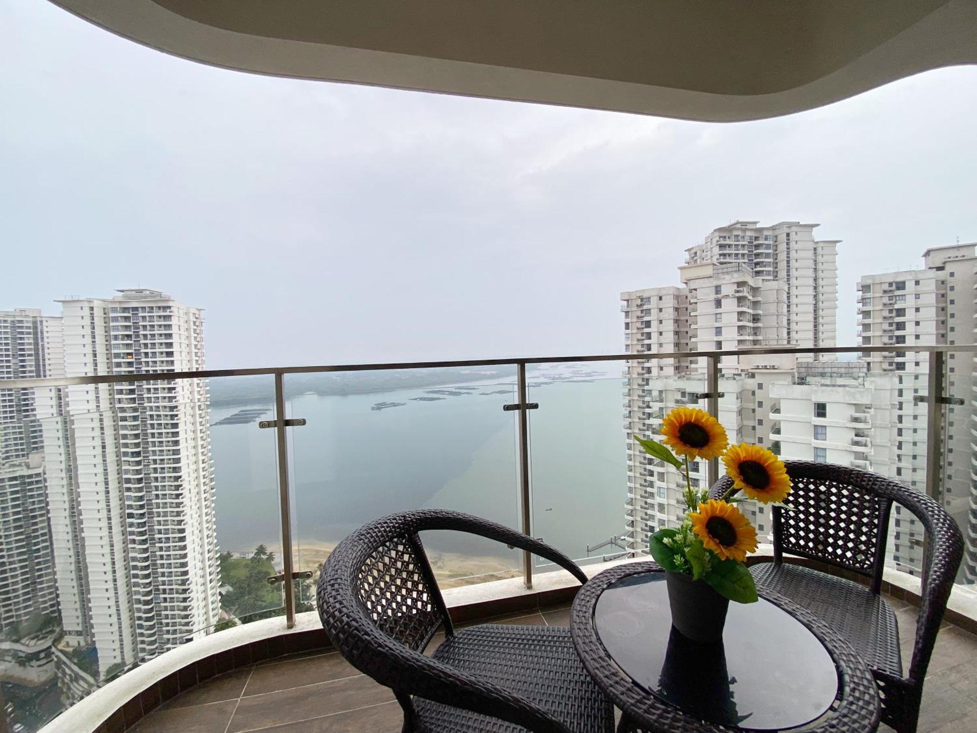 Scenic Country Garden Danga Bay By Lions Bay Apartemen *
