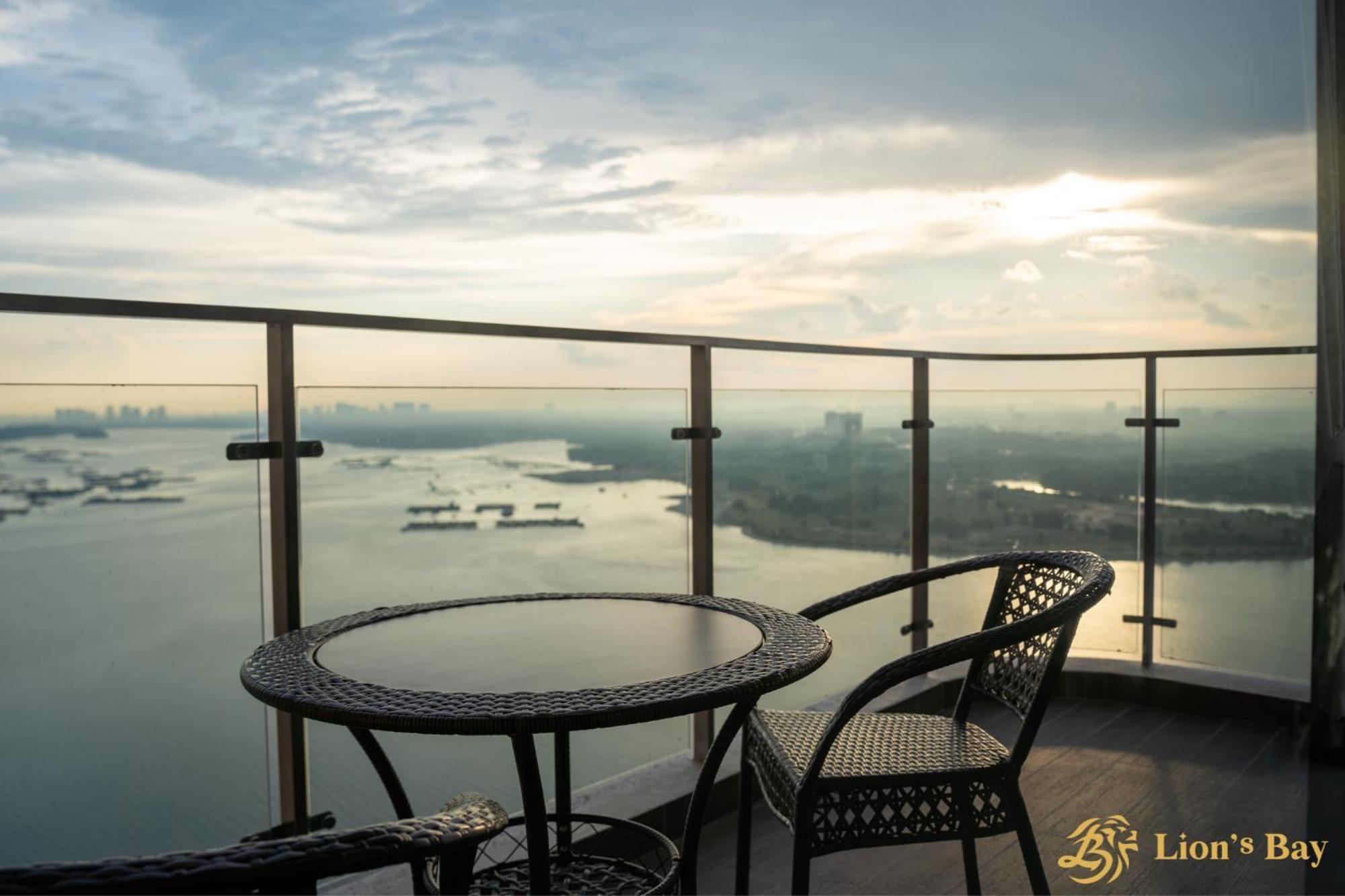 Scenic Country Garden Danga Bay By Lions Bay Apartemen
