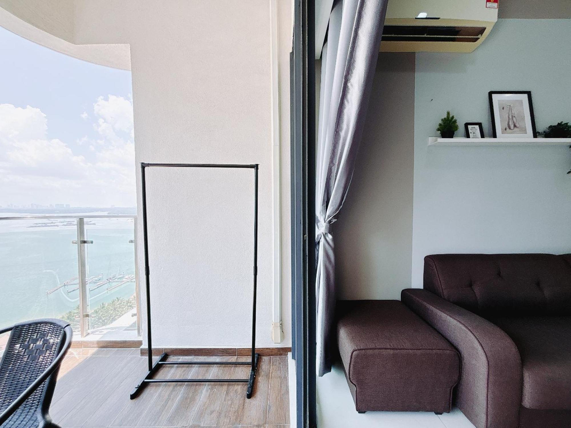 Scenic Country Garden Danga Bay By Lions Bay Apartemen *
